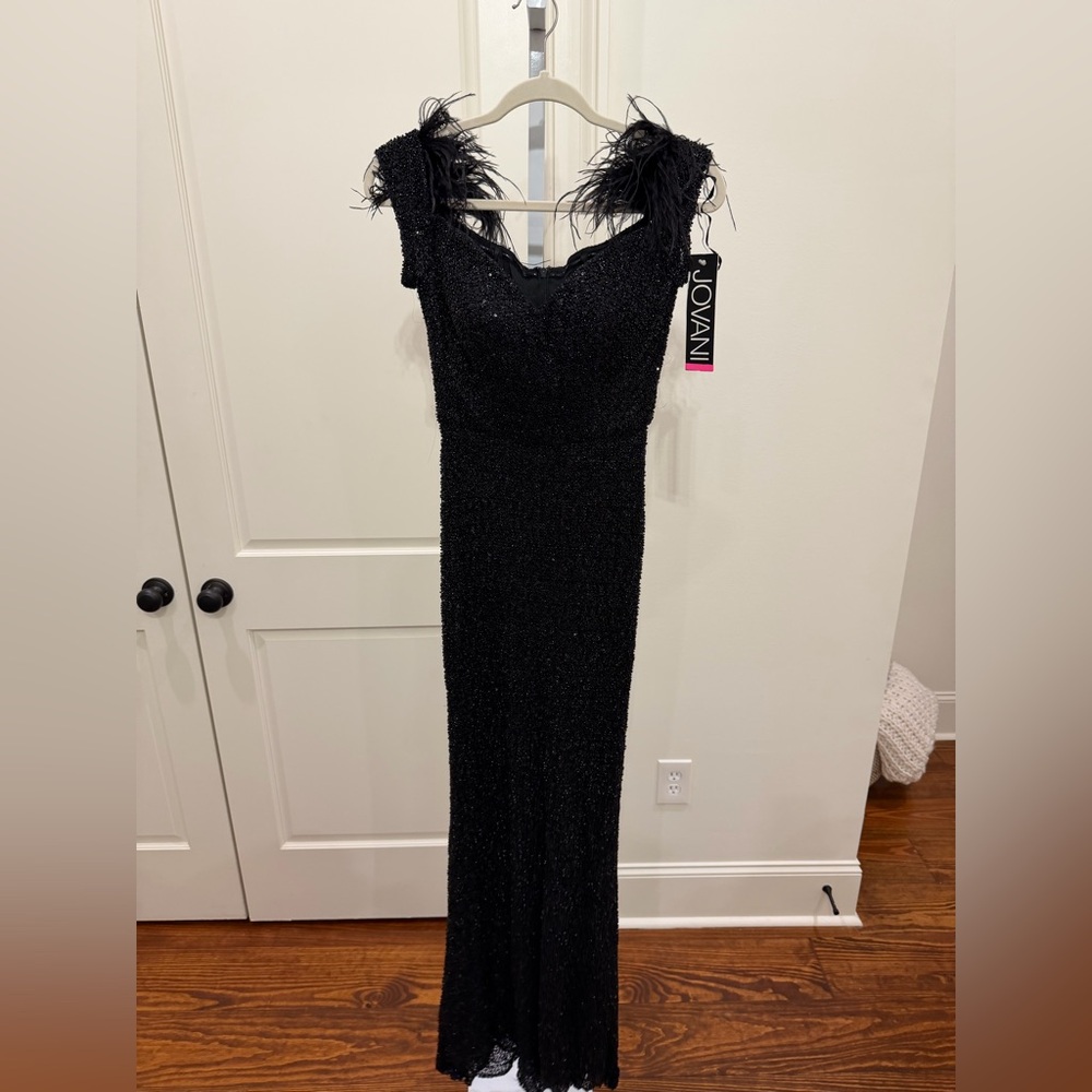 JOVANI 37562 Black Sequin Sheath Dress Gown Formal NEW Size 4 - Picture 4 of 9